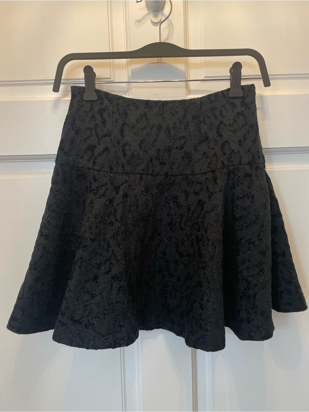 Free People Textured Cheetah Jacquard Black Tapestry Flutter Hem Mini Skirt Sz 0